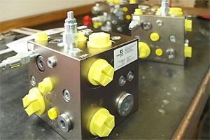 hydraulic control blocks by Viereck